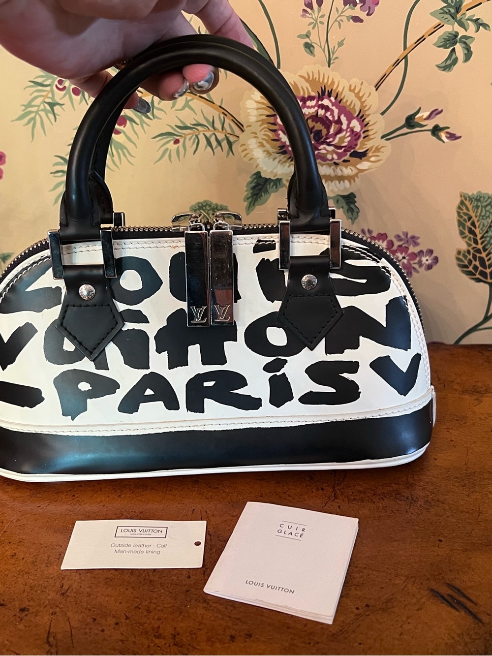 Louis Vuitton White & Black Graffiti Speedy Alma Satchel - Picture 3 of 16